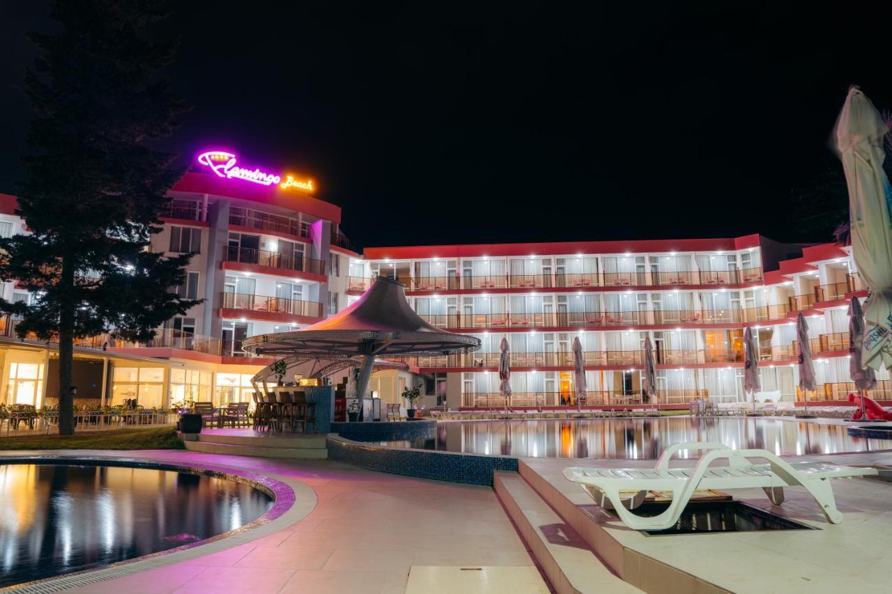Flamingo Beach Hotel Pantai Sunny Bagian luar foto