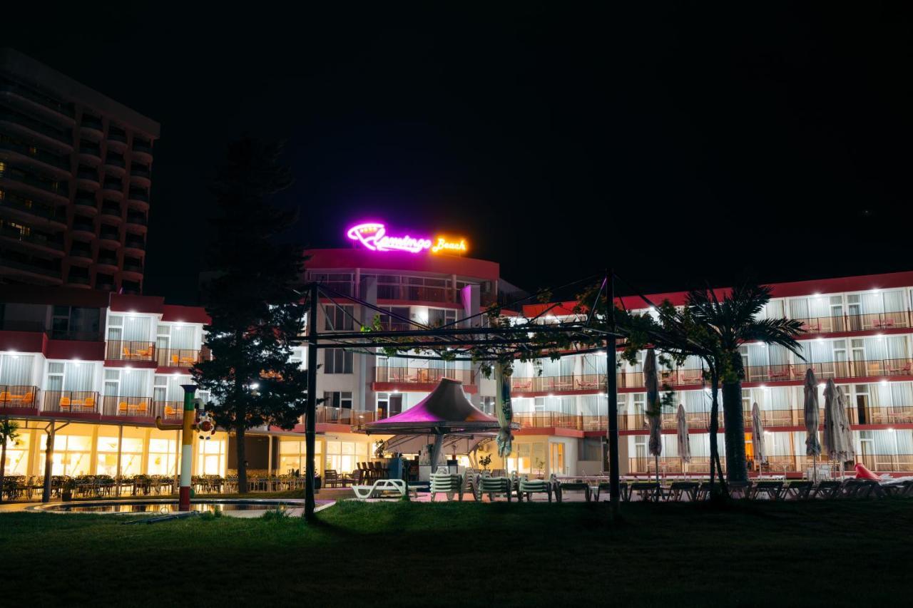 Flamingo Beach Hotel Pantai Sunny Bagian luar foto