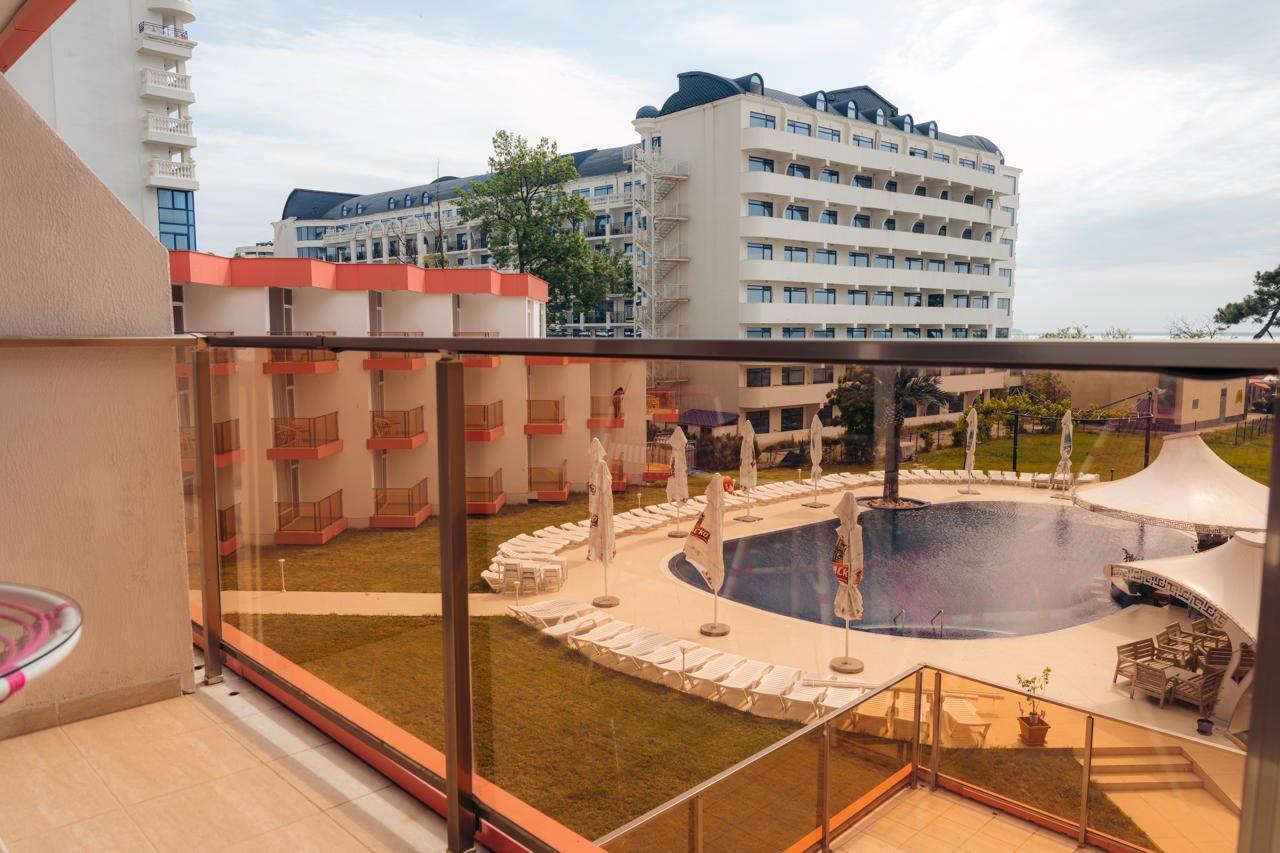 Flamingo Beach Hotel Pantai Sunny Bagian luar foto